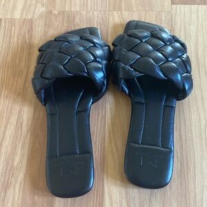 Women’s March Fisher black slides